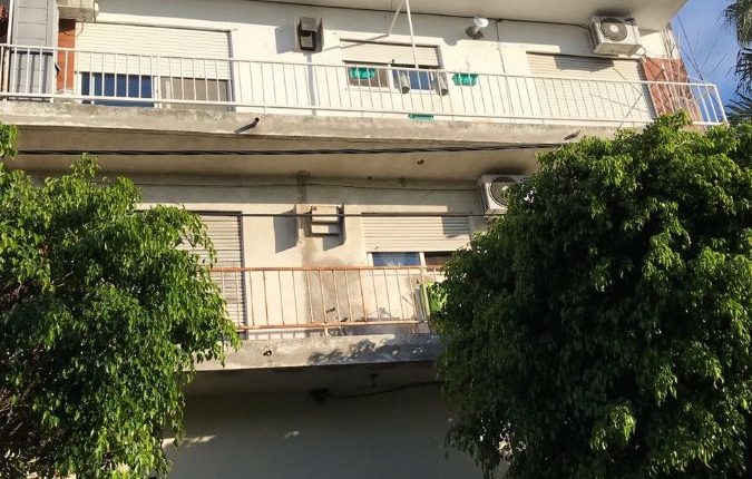 DEPARTAMENTO DE 3 AMBIENTES EN VENTA EN RAMOS MEJIA CON BALCON REMODELADO – APTO CREDITO