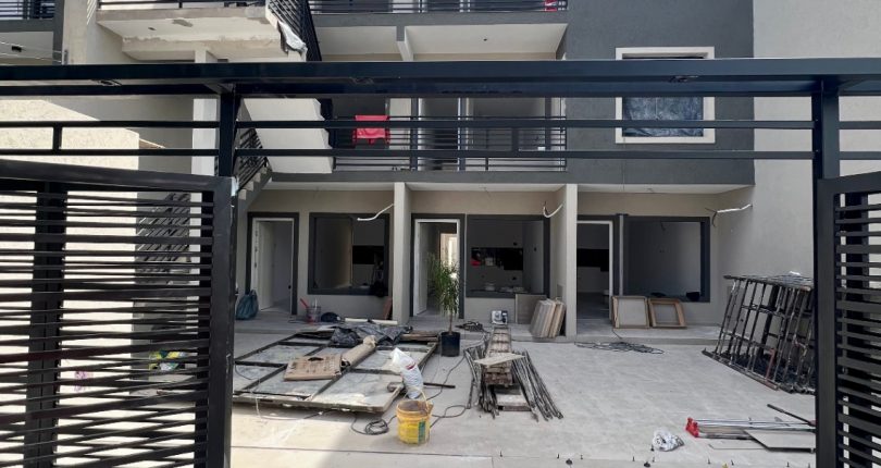 EN CONSTRUCCION – DEPARTAMENTO DE 2 ½ AMBIENTES EN VENTA EN LOMAS DEL MIRADOR CON BALCON